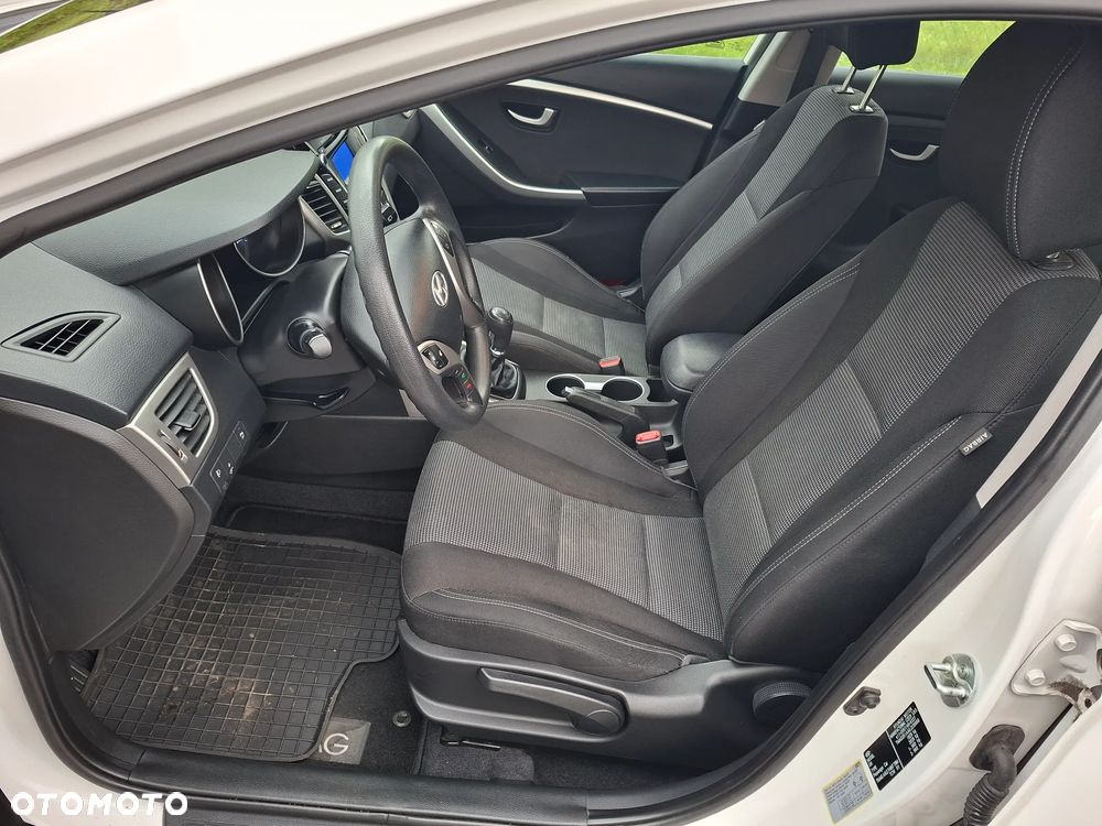 Hyundai i30 1.4 Intro Edition - 7