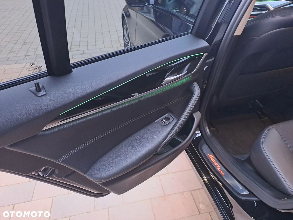 BMW Seria 5 530d xDrive Sport Line - 23
