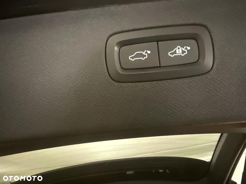 Volvo XC 90 - 23