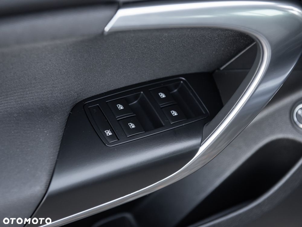 Opel Insignia - 17