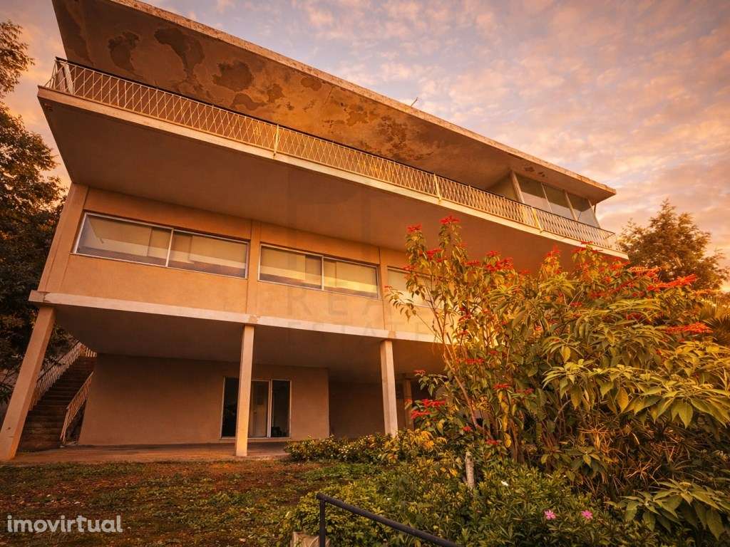 Excelente Moradia anos 60 em Cascais com total Vista de Mar para re... - Grande imagem: 5/17