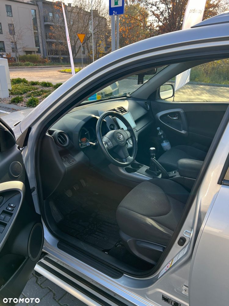 Toyota RAV4 - 13