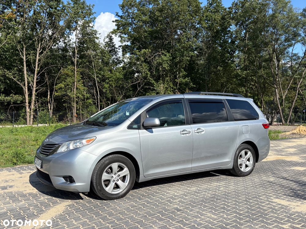 Toyota Sienna 3.5 V6 SE - 9