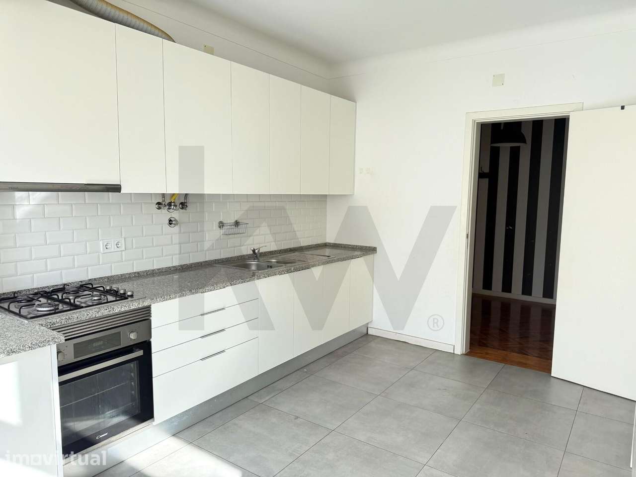 Apartamento T4 nas Avenidas Novas - Grande imagem: 3/44