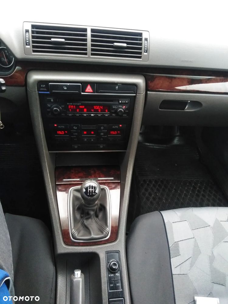 Audi A4 Limousine 2 - 16