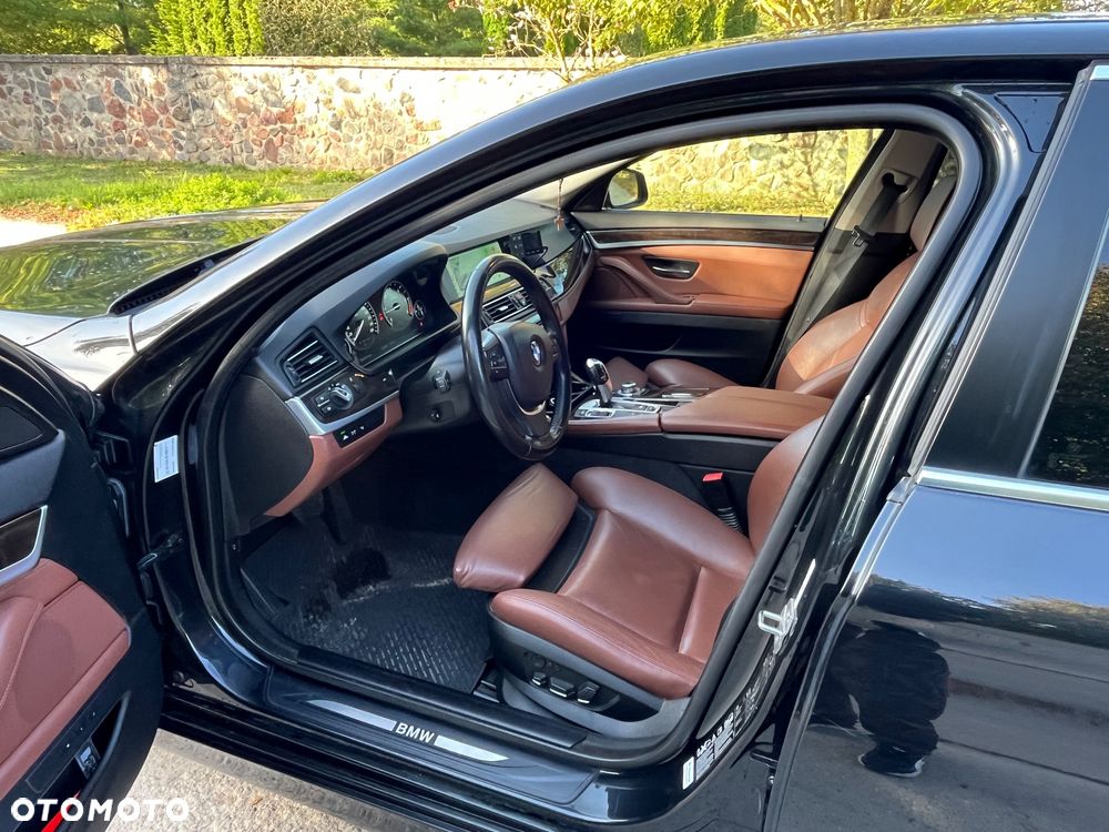BMW Seria 5 525d xDrive - 8