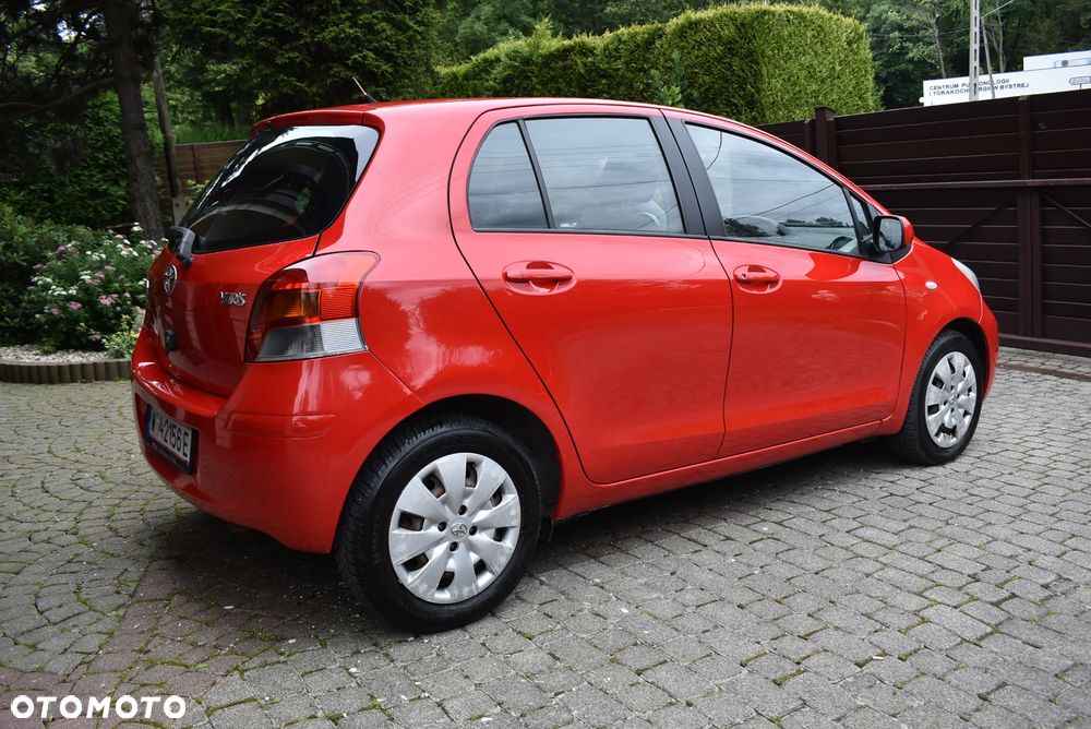 Toyota Yaris 1.33 VVT-i Executive - 3