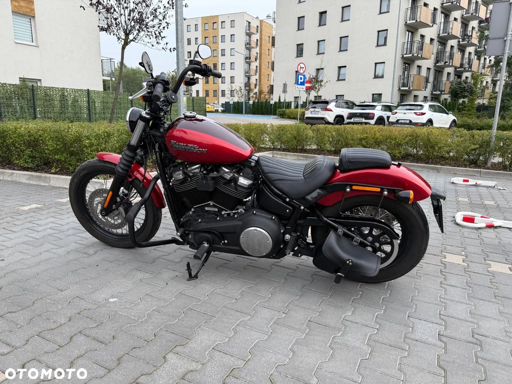 Harley-Davidson Softail Street Bob - 19