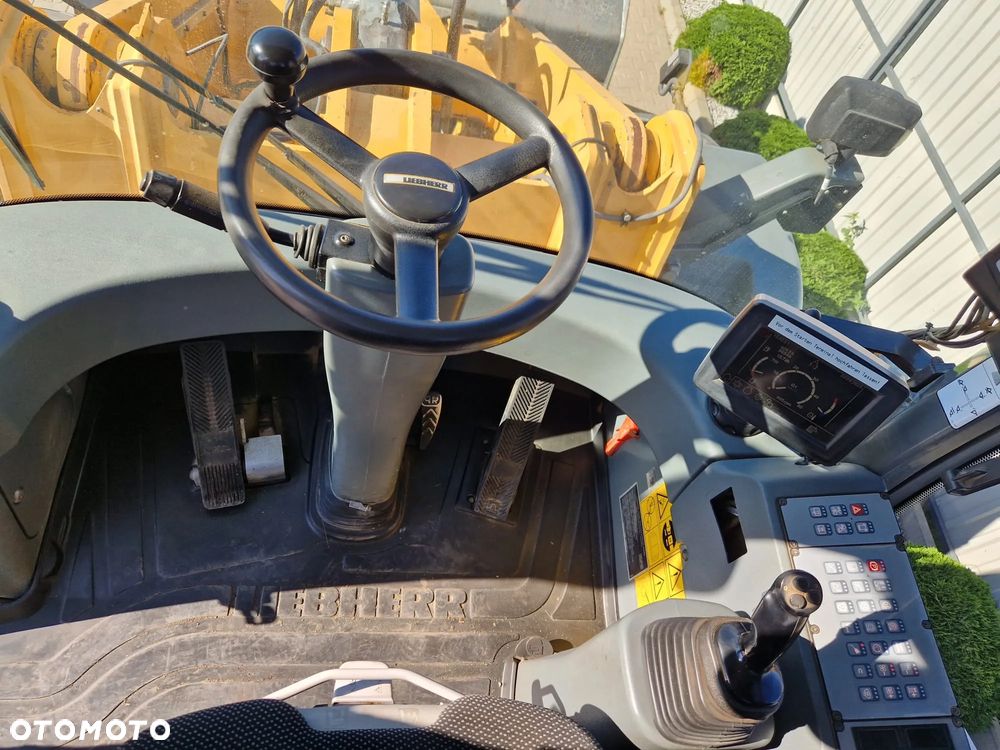 Liebherr L566 2plus2 * 9.854 mth * 2011r. * Pełen Serwis Liebherr * waga PFREUNDT * - 11