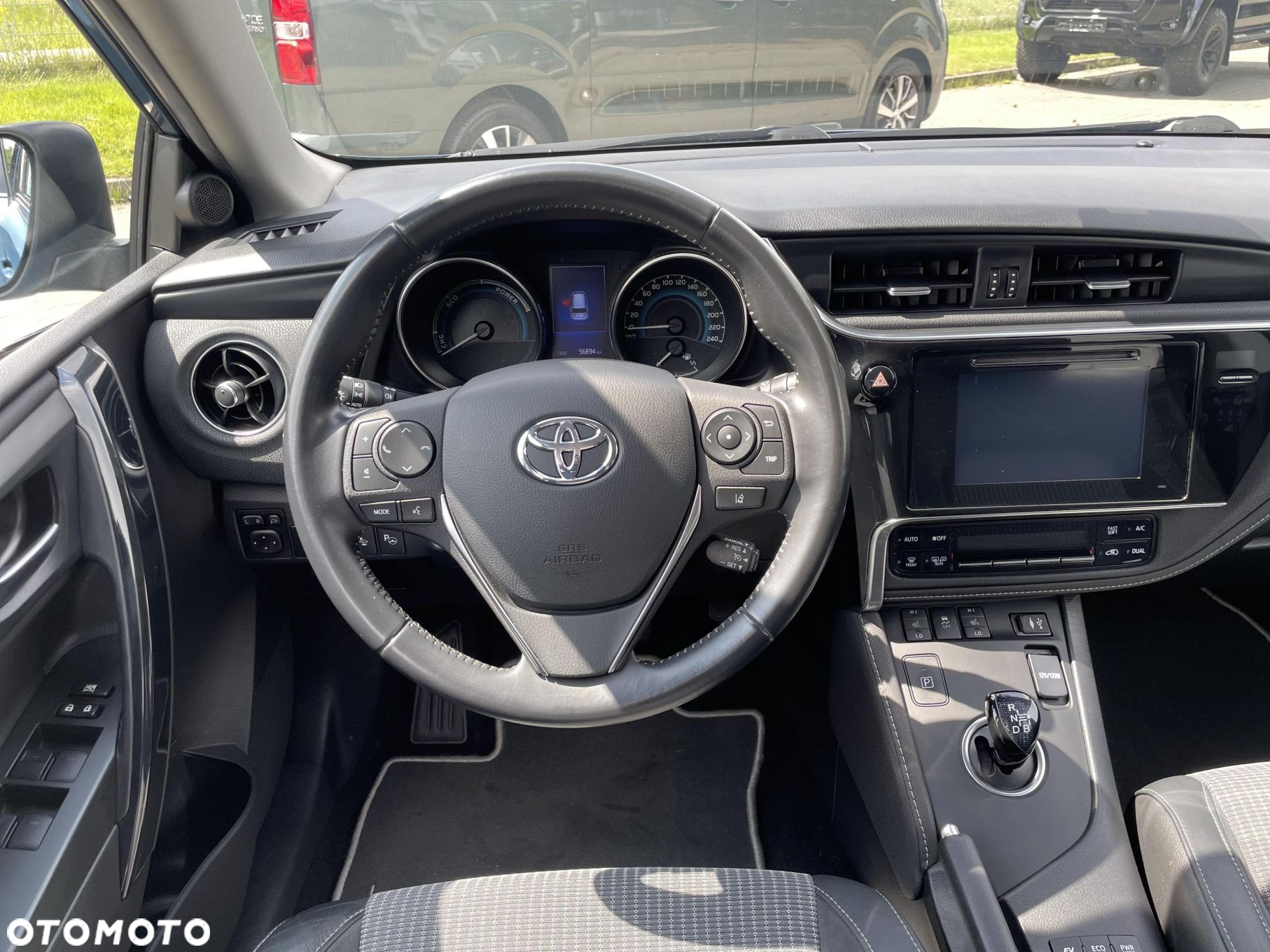 Toyota Auris - 12
