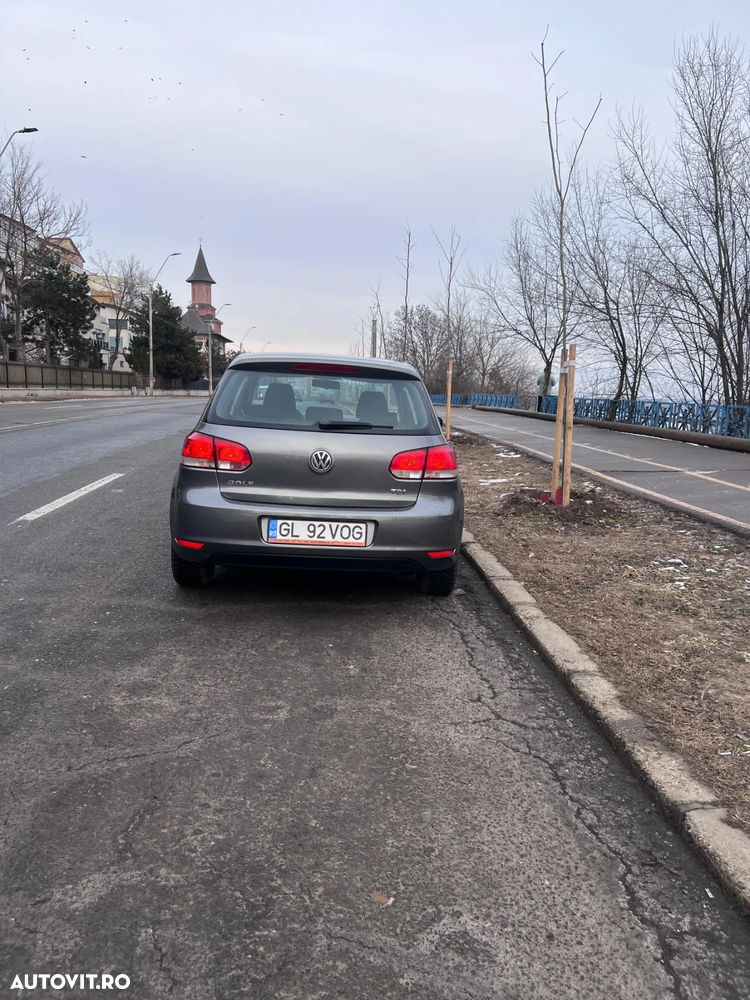 Volkswagen Golf 1.6 TDI DPF Exclusive - 3