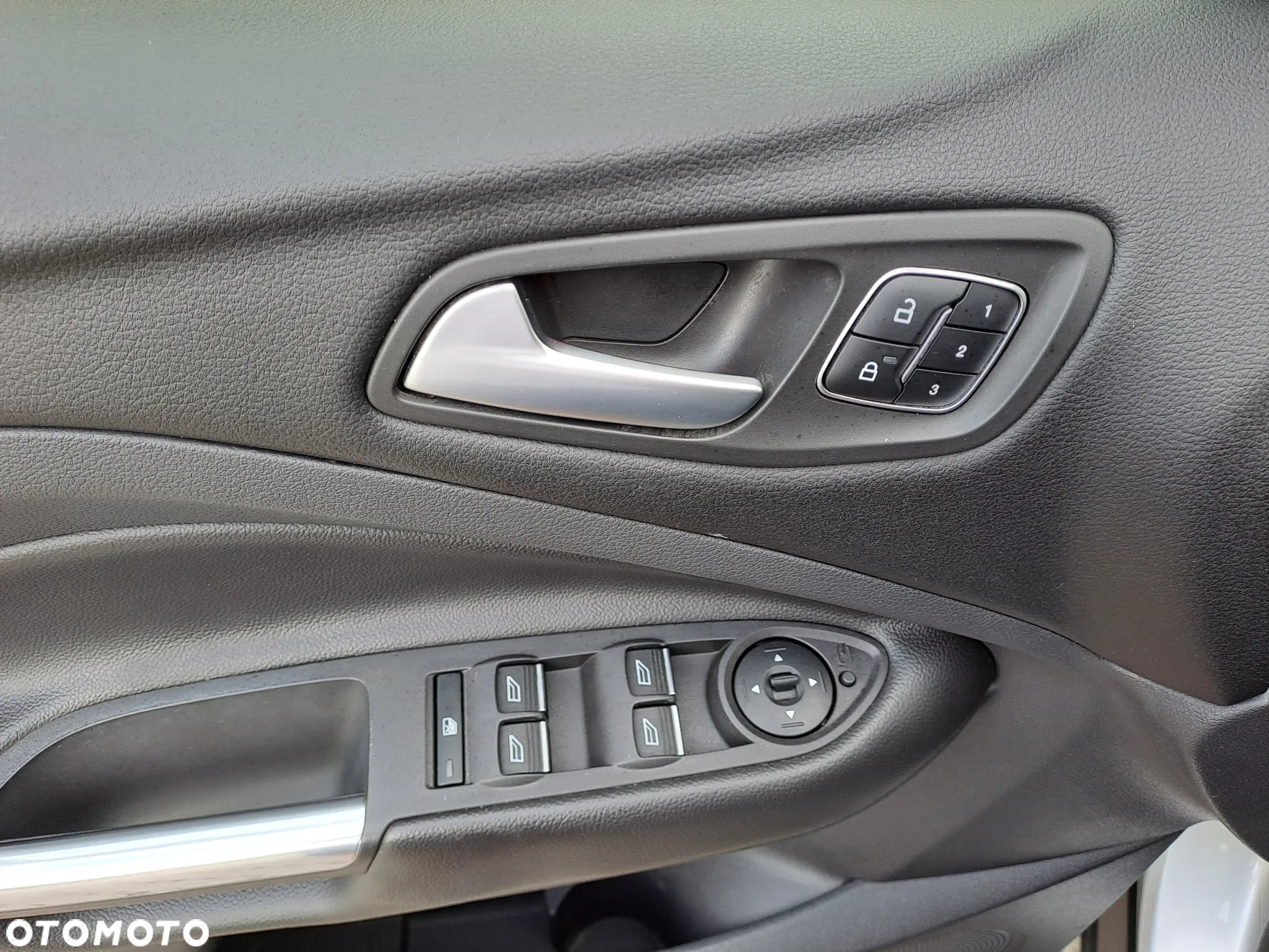 Ford Kuga 2.0 TDCi 4x4 Titanium - 14
