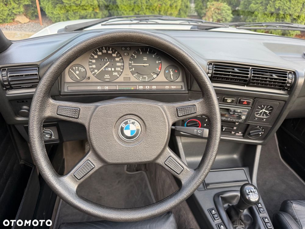 BMW Seria 3 320i - 22