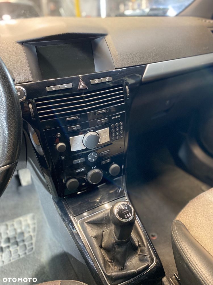 Opel Astra 1.9 CDTI Cosmo - 17