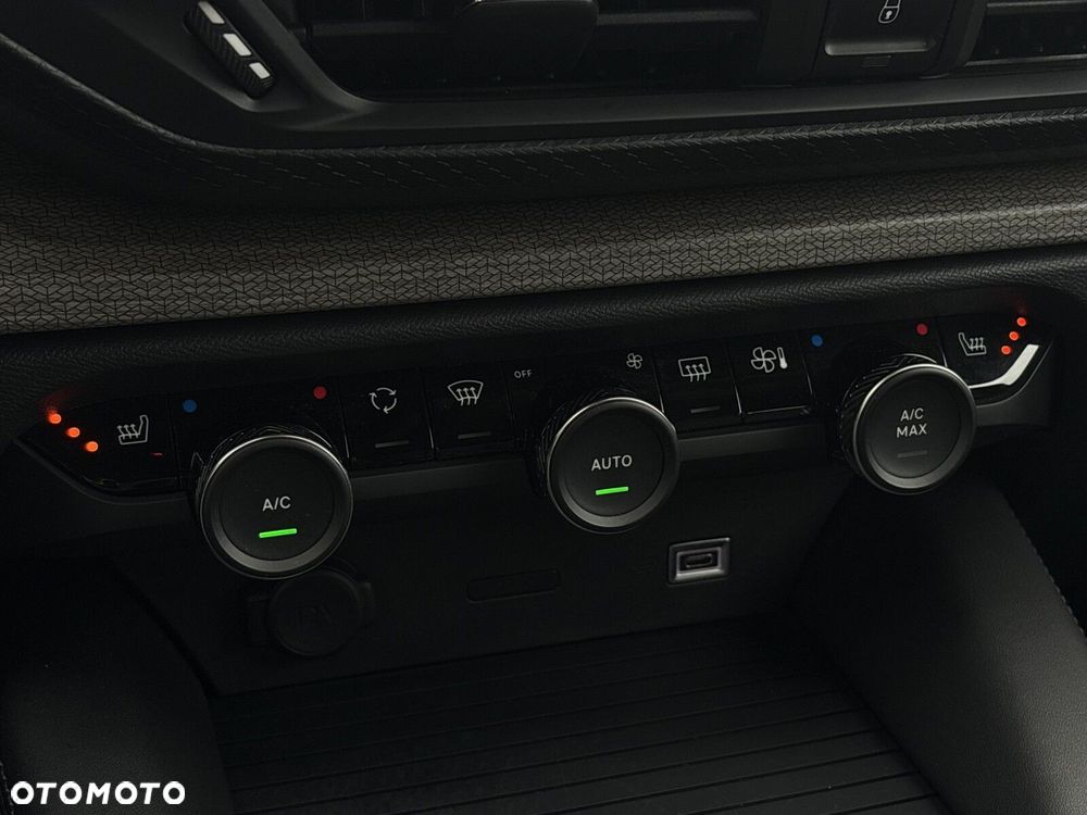 Citroën C5X 1.6 PHEV 225 Shine EAT8 - 28