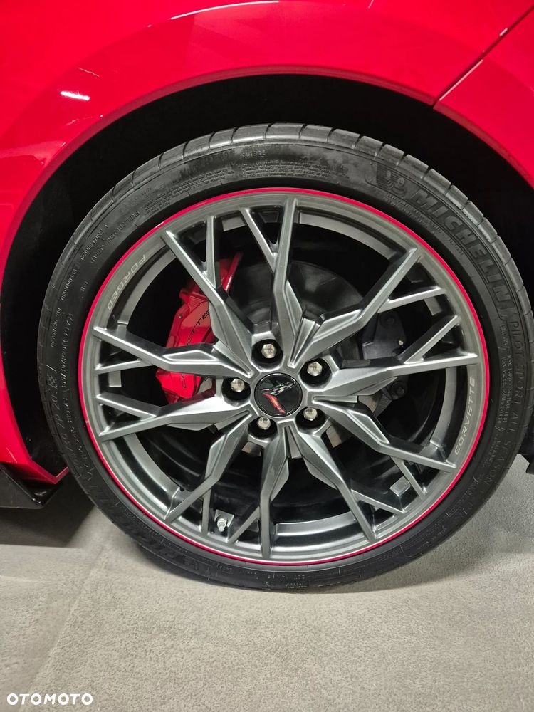 Chevrolet Corvette - 16