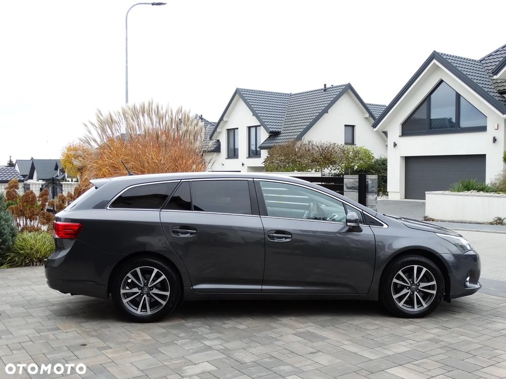 Toyota Avensis Combi 1.8 Business Edition - 26