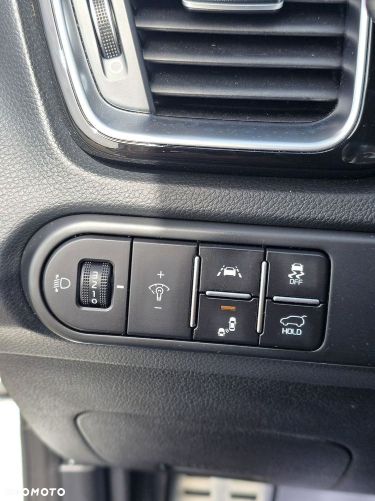Kia Ceed - 36