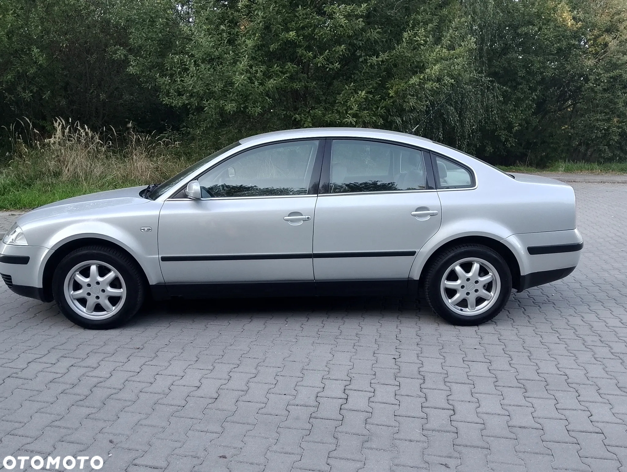 Volkswagen Passat 1.6 Basis - 3