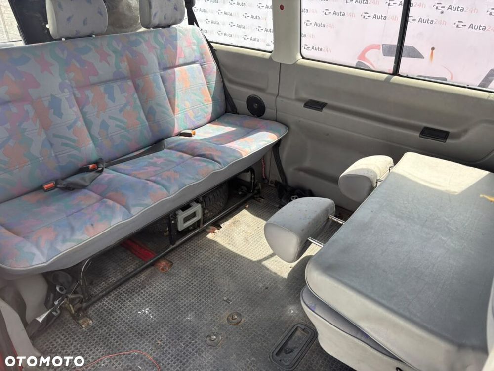 Volkswagen Caravelle C - 10