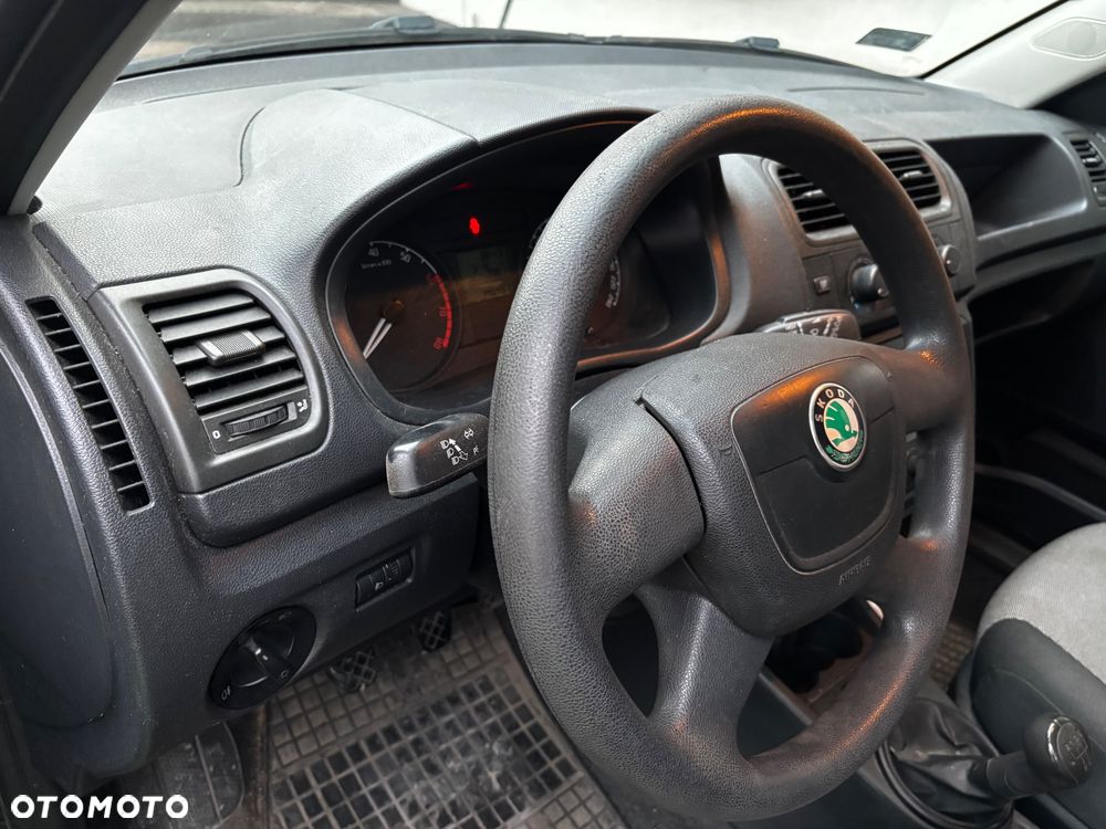 Skoda Fabia - 10