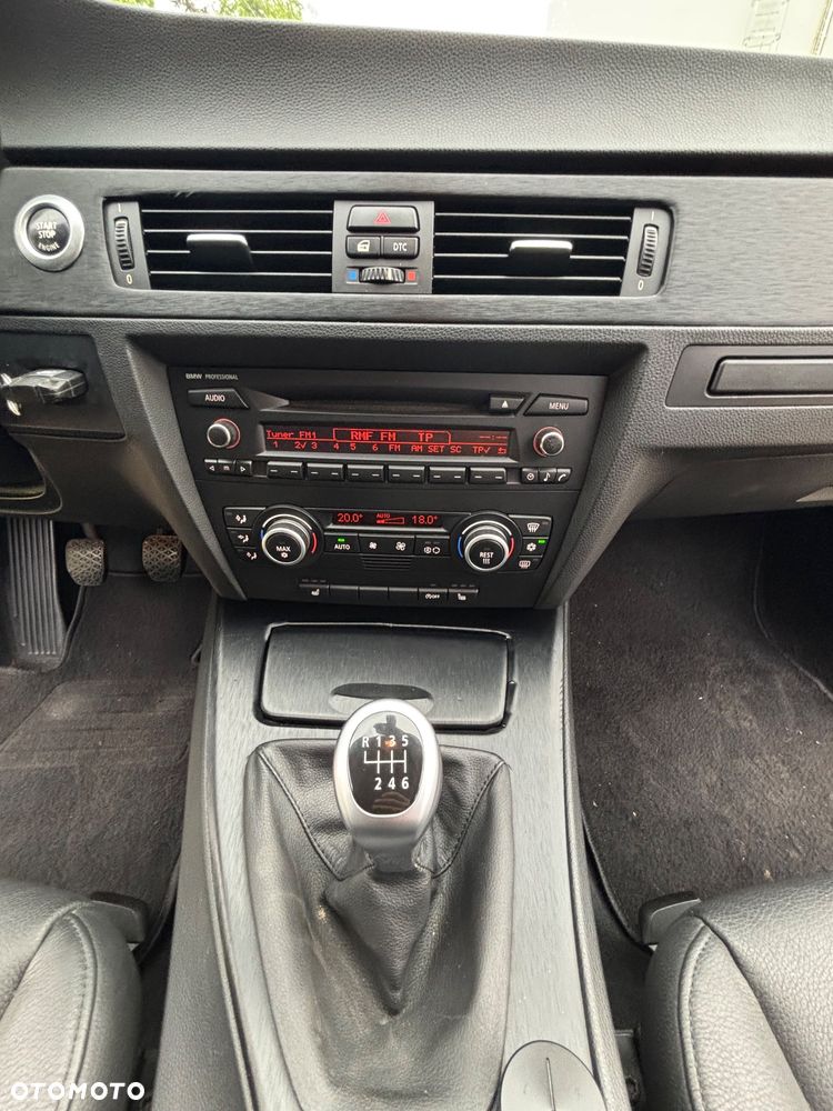 BMW Seria 3 318i - 15