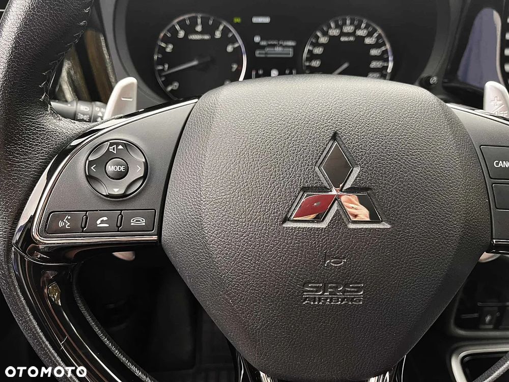 Mitsubishi Outlander 2.0 Intense + 4WD CVT - 29