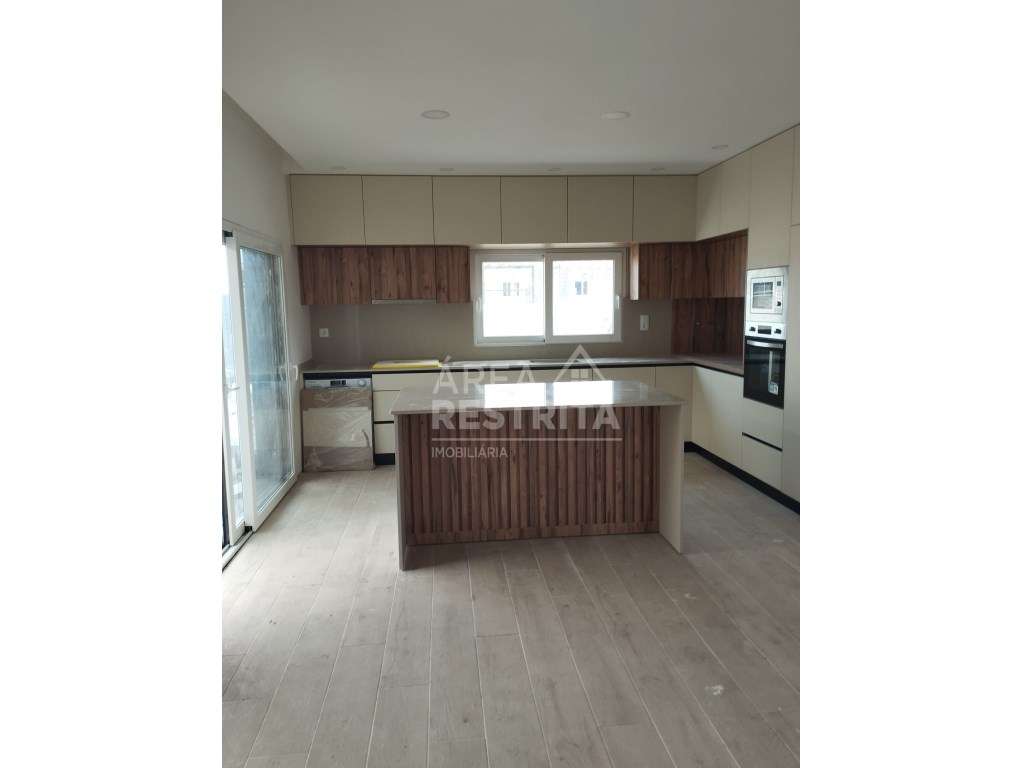 Nova Moradia T4 Isolada - Grande imagem: 2/17