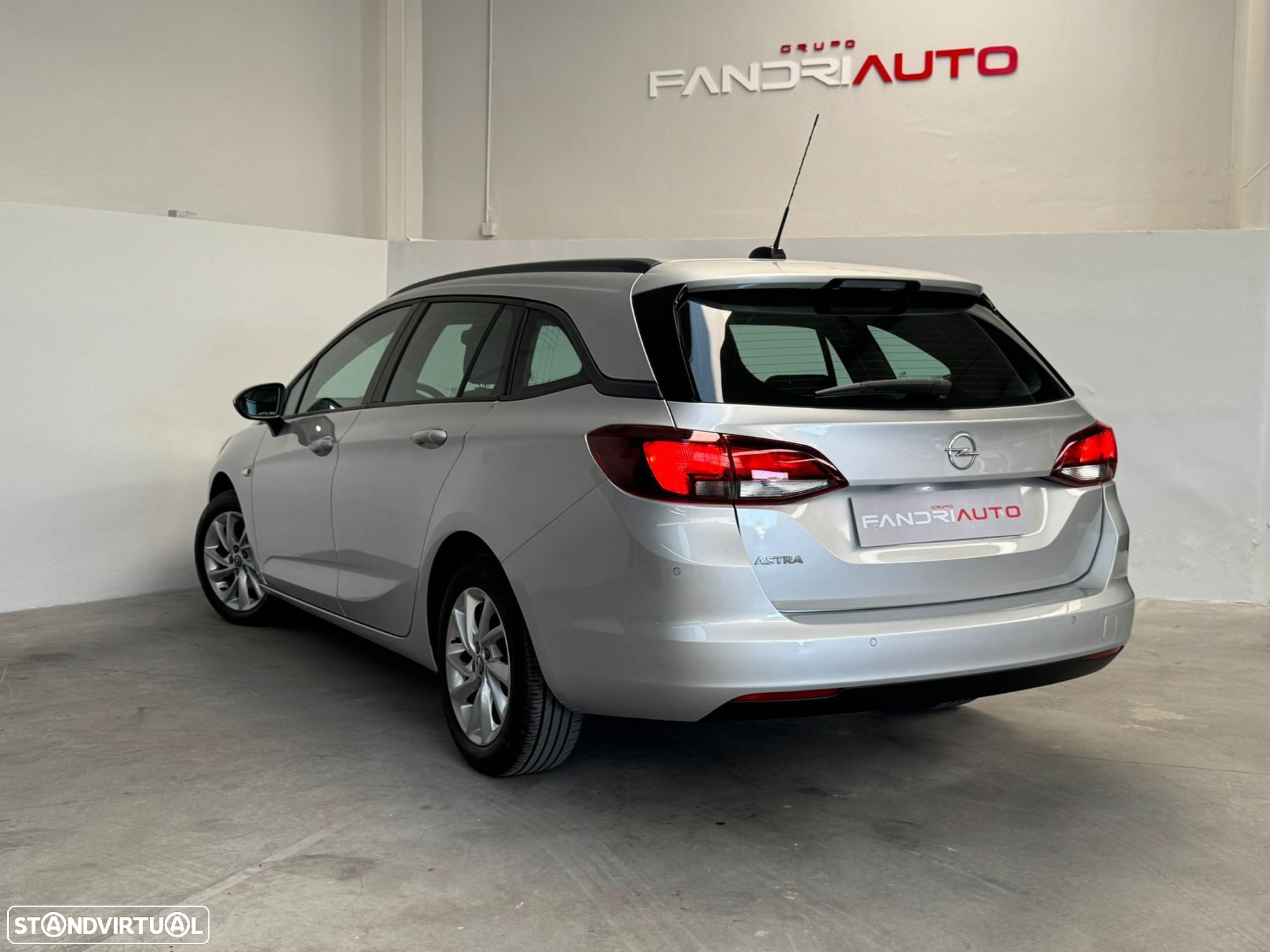 Opel Astra Sports Tourer 1.5 D Design & Tech Aut. S/S - 13
