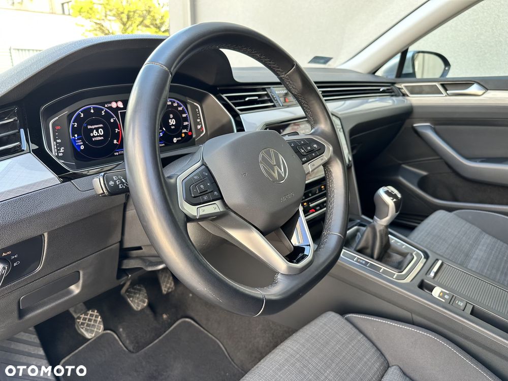 Volkswagen Passat 1.5 TSI EVO Elegance - 19