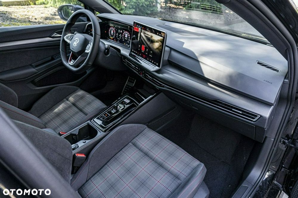 Volkswagen Golf - 28