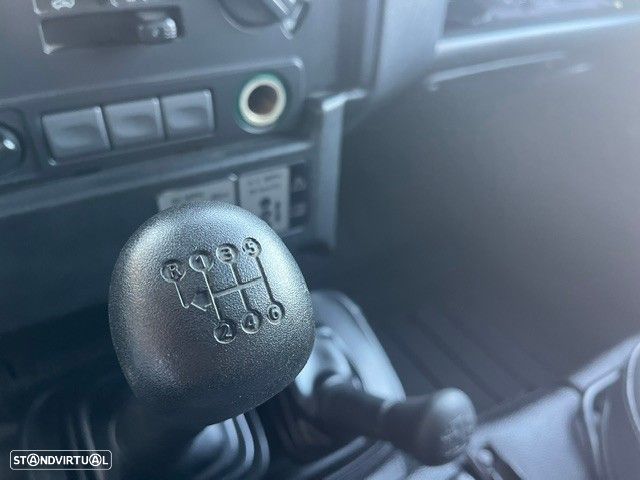 Land Rover Defender 90 2.4 CRD SE - 14