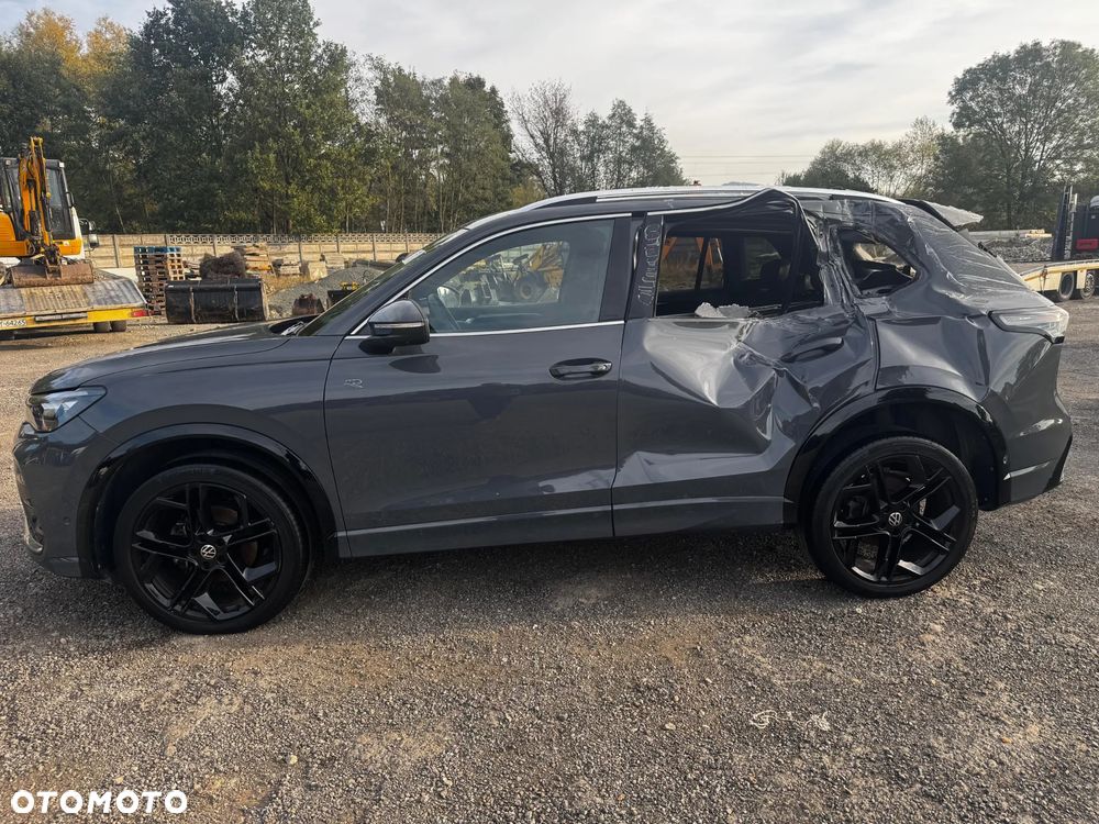Volkswagen Tiguan 1.5 eTSI OPF DSG R-Line - 27