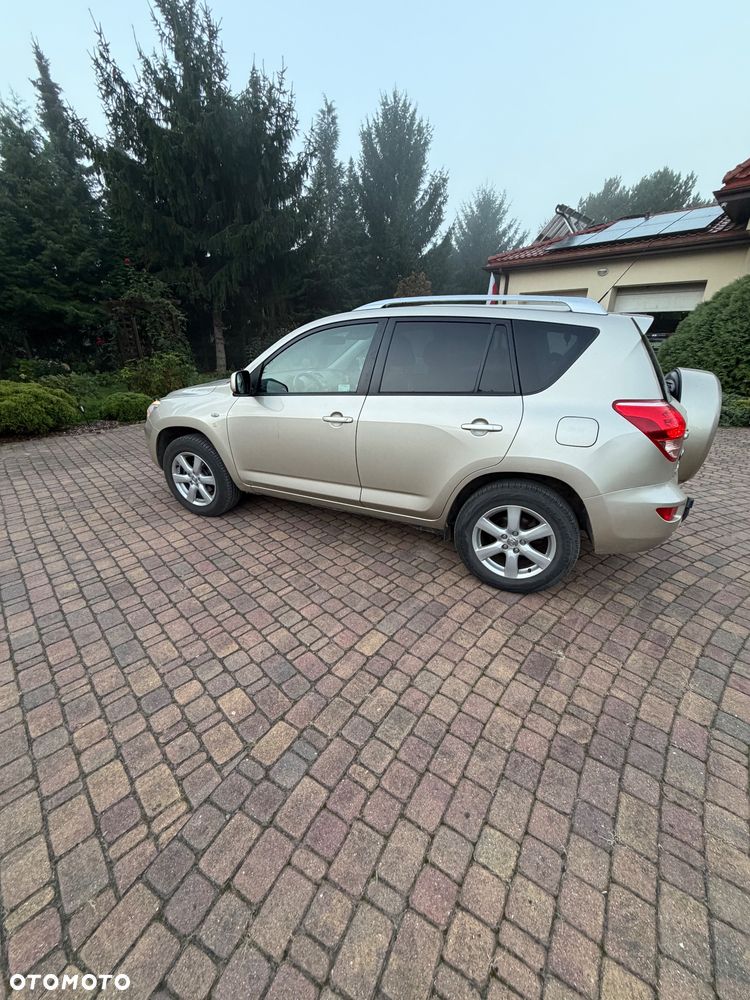 Toyota Rav4 2008 photo 4