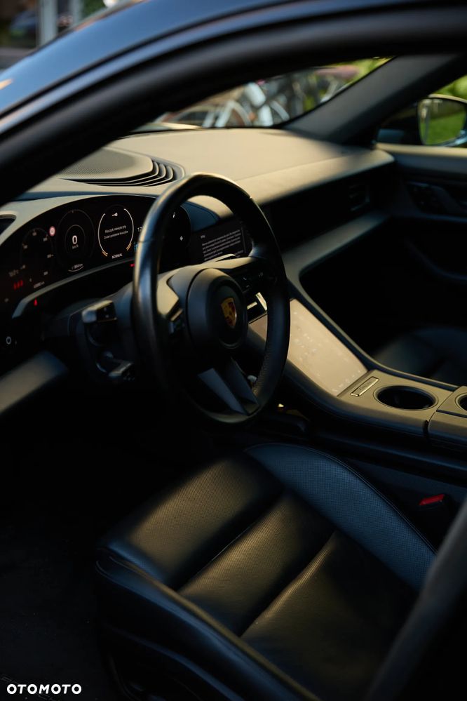 Porsche Taycan Standard - 9