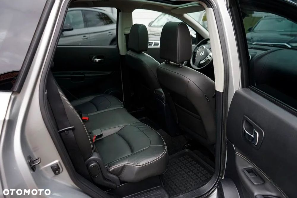 Nissan Qashqai+2 - 15