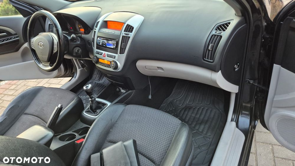 Kia Ceed 2.0 CVVT Spirit - 15