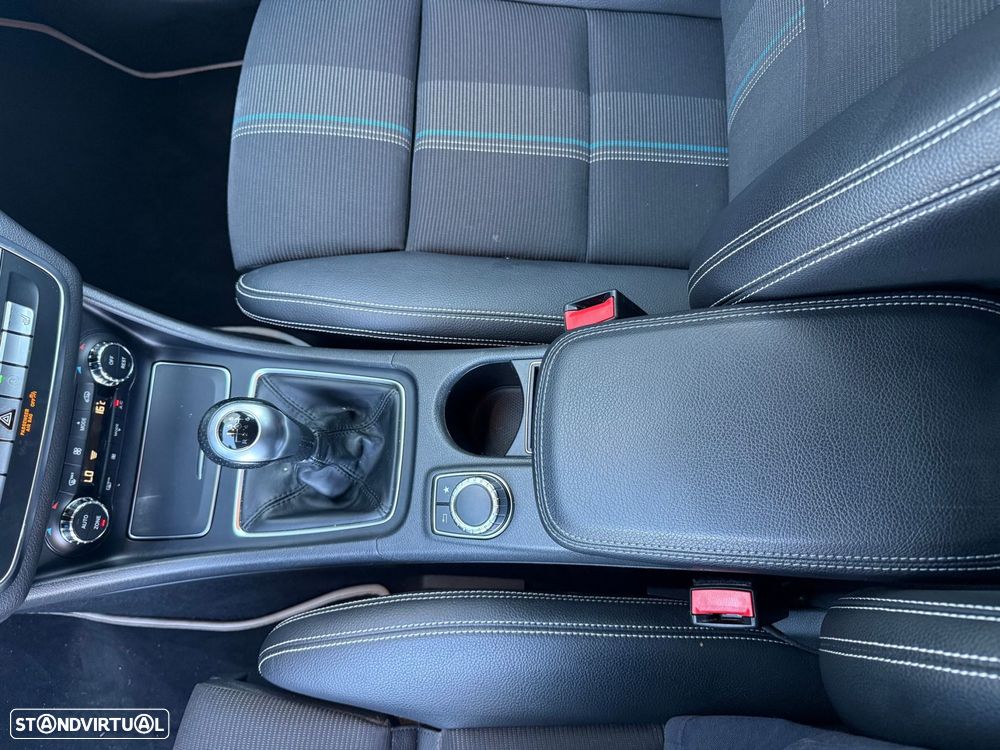 Mercedes-Benz CLA 180 d Shooting Brake Urban - 21