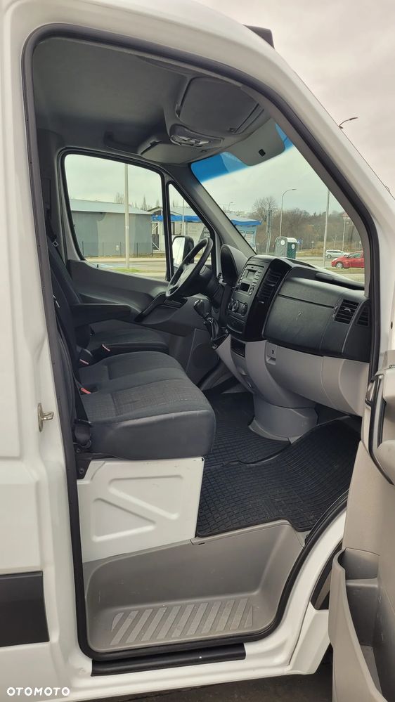 Mercedes-Benz Sprinter - 22