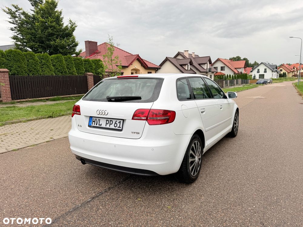 Audi A3 Sportback - 4