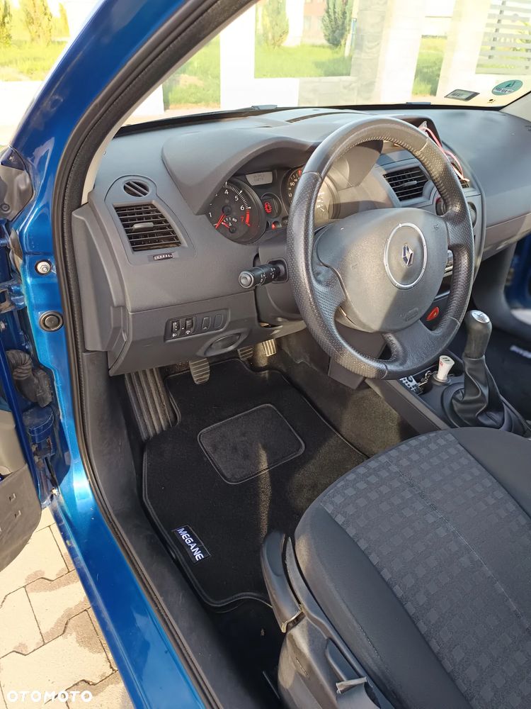 Renault Megane 1.6 Exception - 18