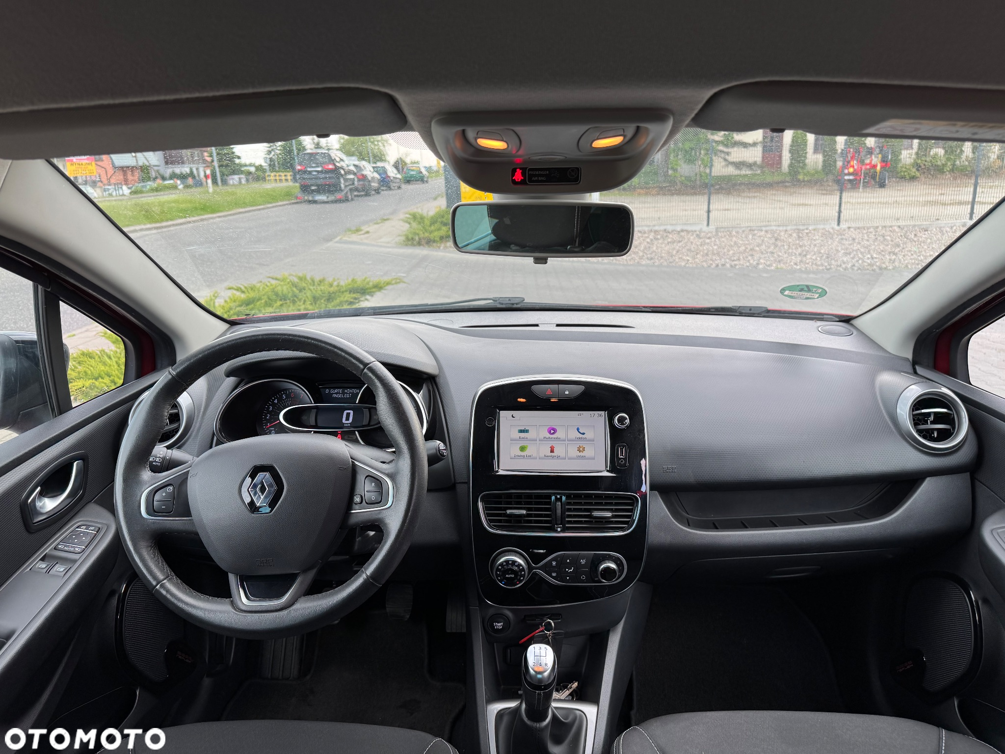 Renault Clio 1.2 16V 75 LIMITED - 11