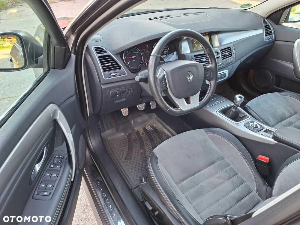 Renault Laguna ENERGY dCi 175 FAP Start & Stop GT - 12