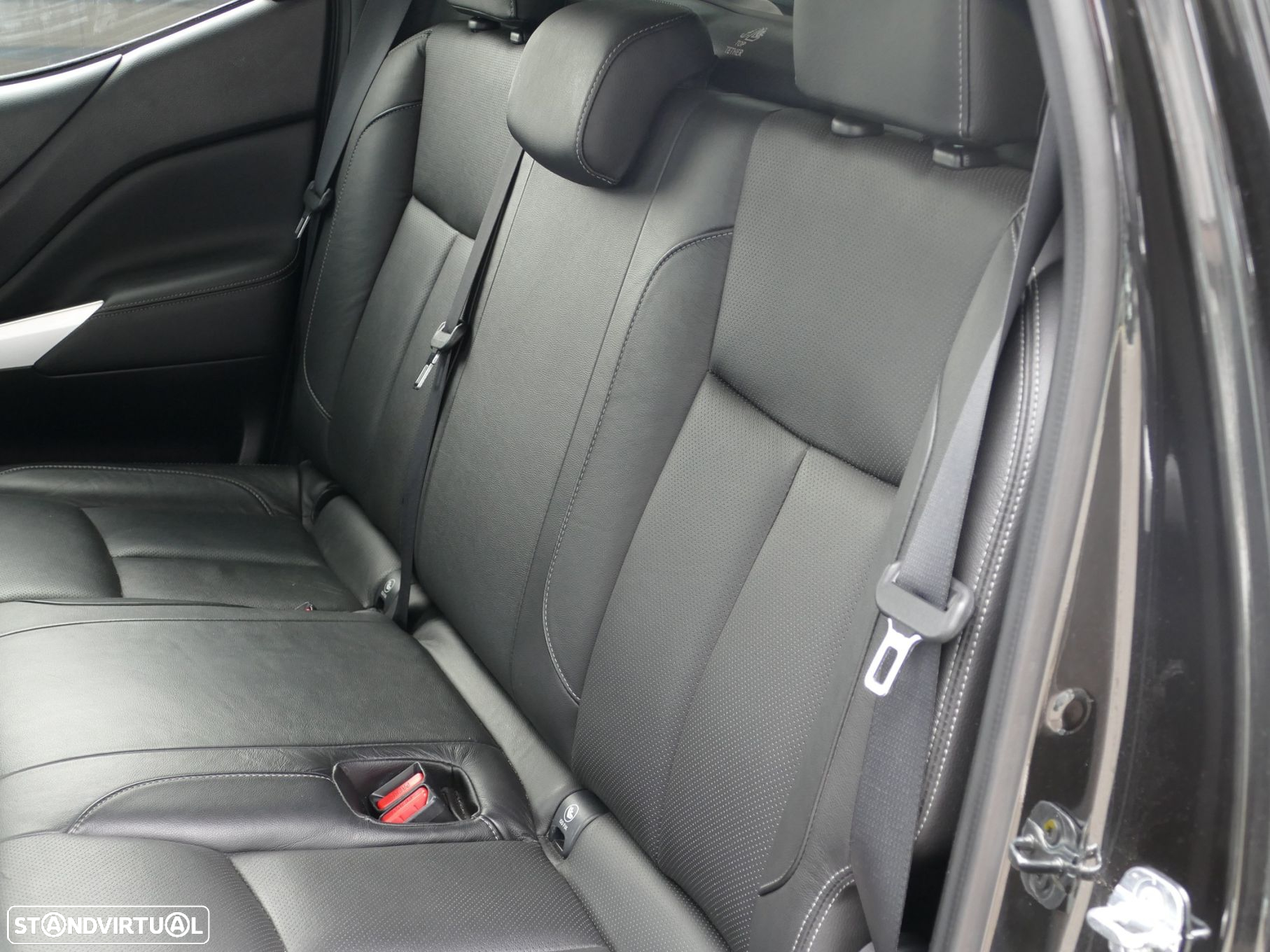 Nissan Navara 2.3 dCi CD 4WD Tekna - 41