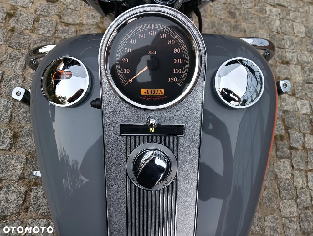 Harley-Davidson Touring Road King - 25
