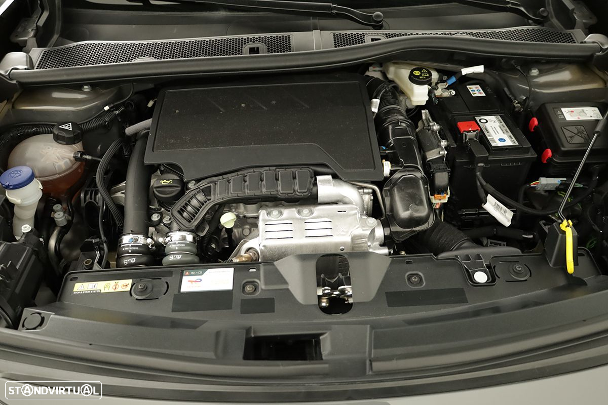 Peugeot 2008 1.2 PureTech Allure EAT8 - 26