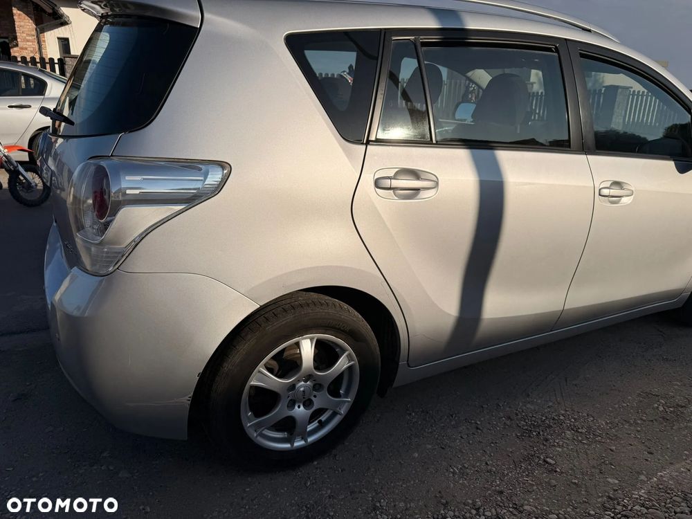 Toyota Verso 1.8 2010 7os - 5