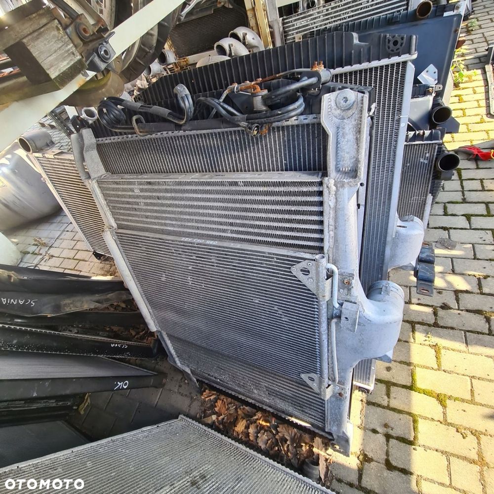 ZESTAW CHŁODNIC CHŁODNICA TRAKKER, STRALIS C 8 10 - 4