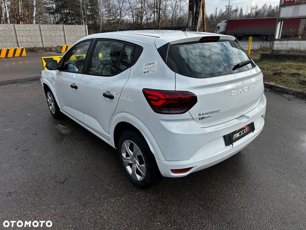 Dacia Sandero - 5