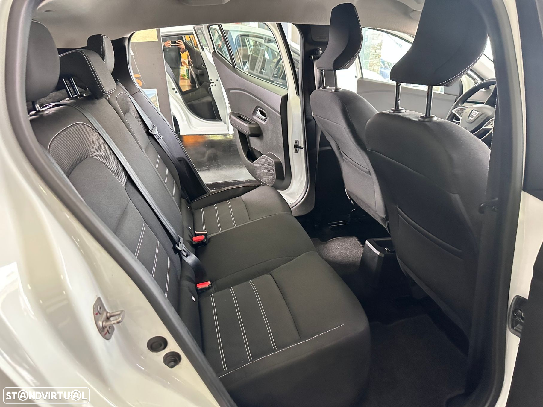 Dacia Sandero 1.0 SCe Essential - 11
